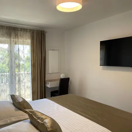 Tajnikov Apartman *